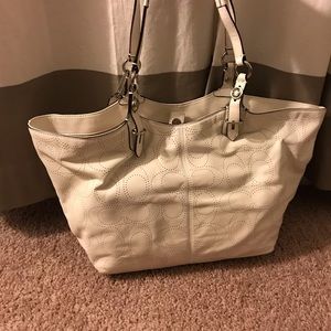 Coach white cowhide leather shoulder bag